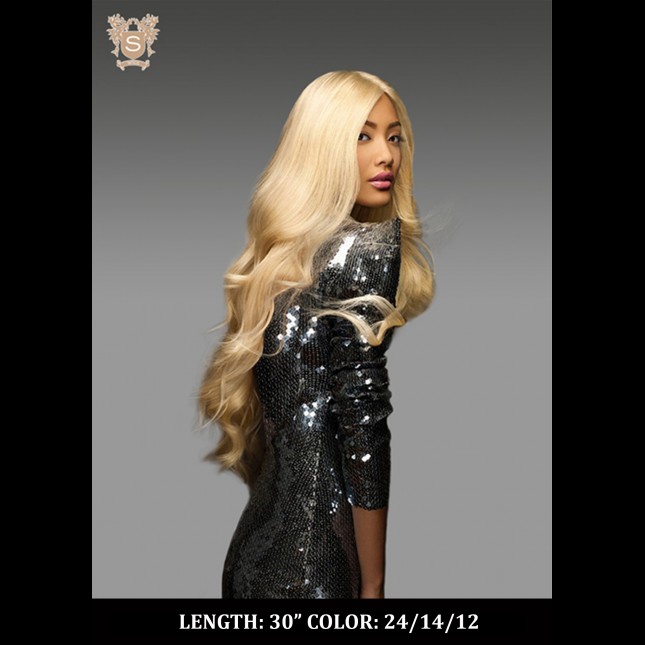 Asian woman in a Star Pro Blond Wig : length 30